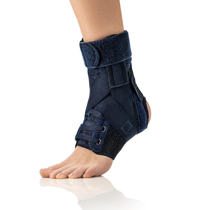 Stabilizzatore di caviglia per controllo inversione ed eversione