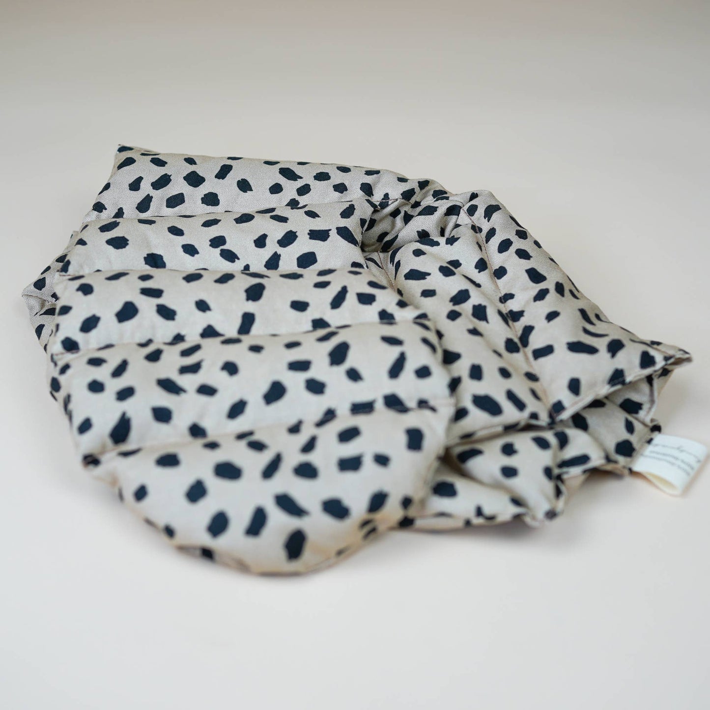 Cuscino per il collo riempito con farro biologico - Dots Coffee