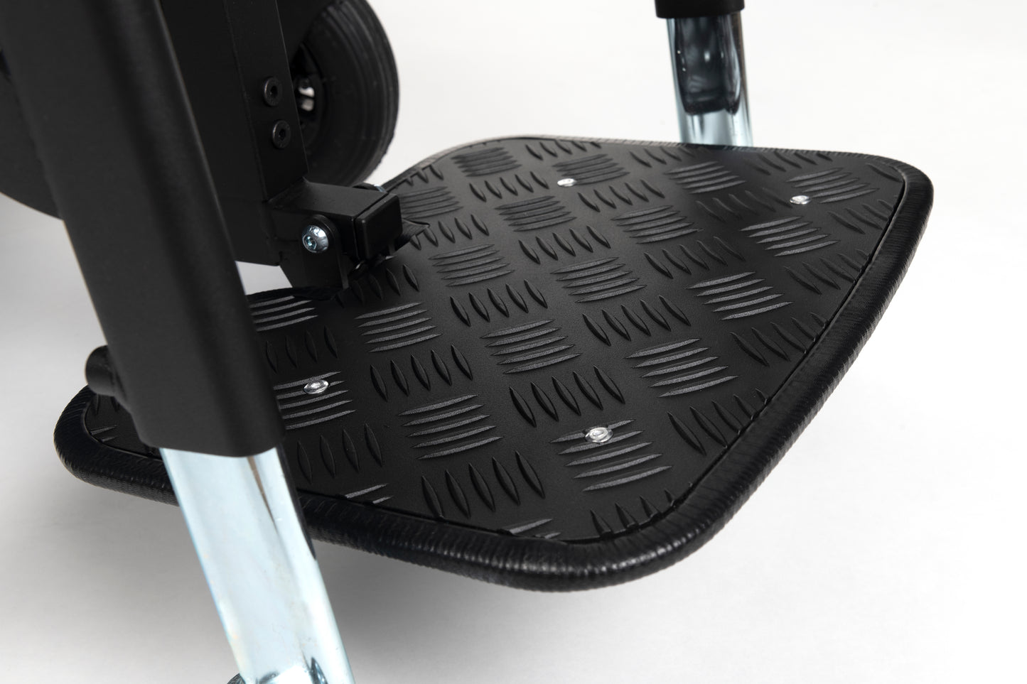 Carrozzina elettronica per esterni con sistema STAND UP - MOD. FOREST 3 STAND UP