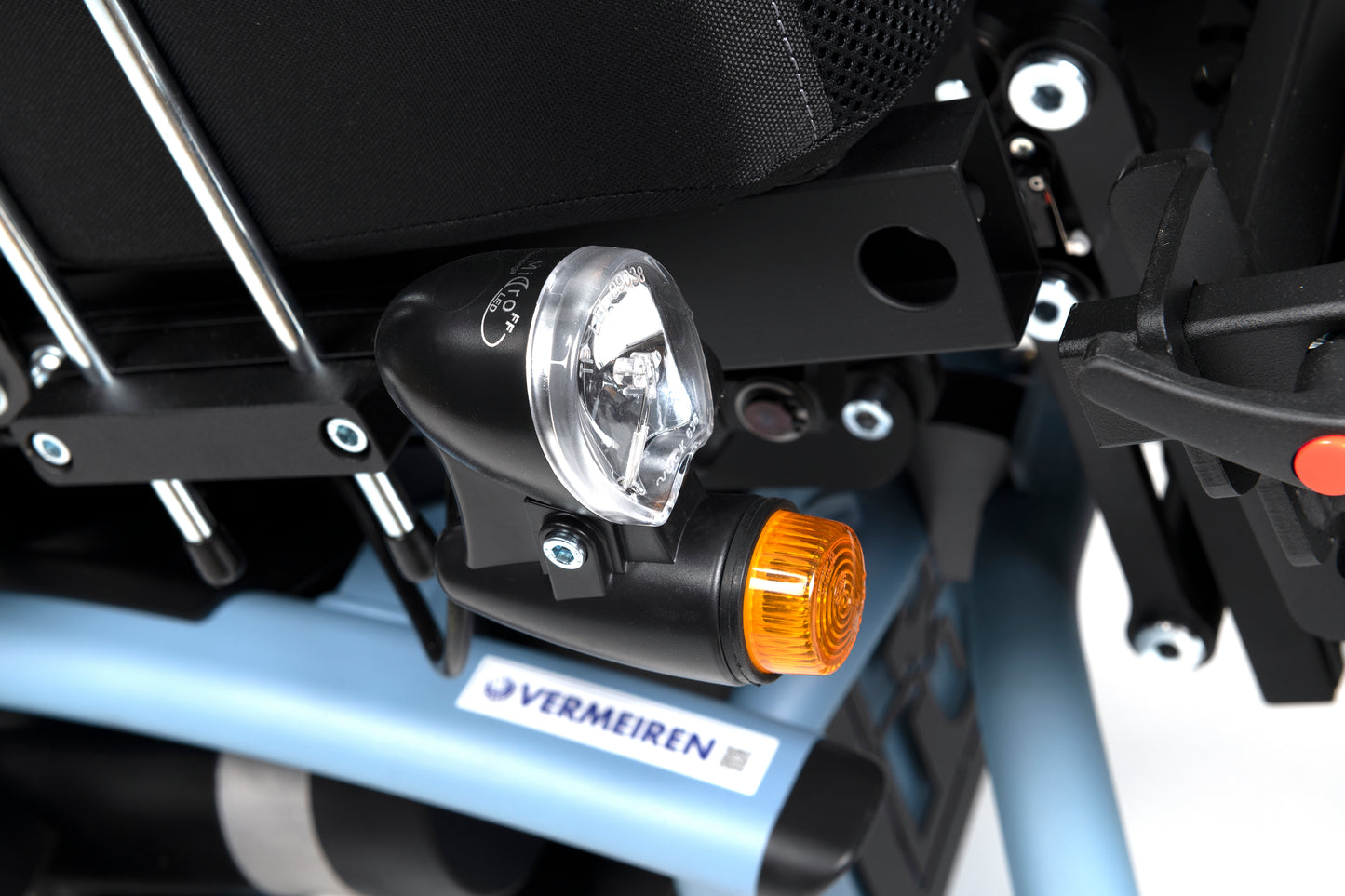 Carrozzina elettronica per esterni con sistema STAND UP - MOD. FOREST 3 STAND UP