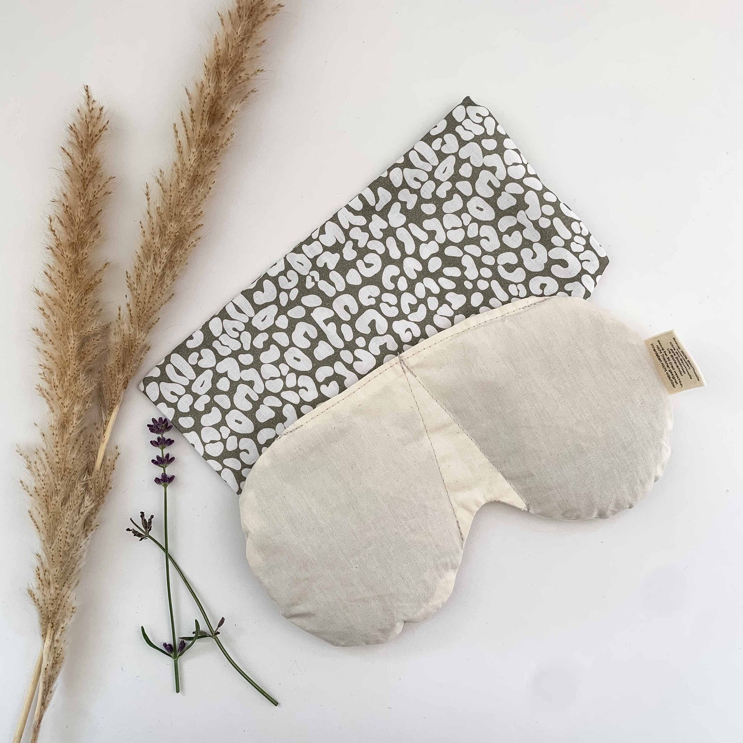 Cuscino per occhi alla salvia con motivo Leone